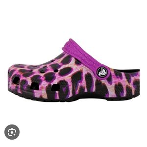 CROCS Kids' Purple Leopard Print Slippers